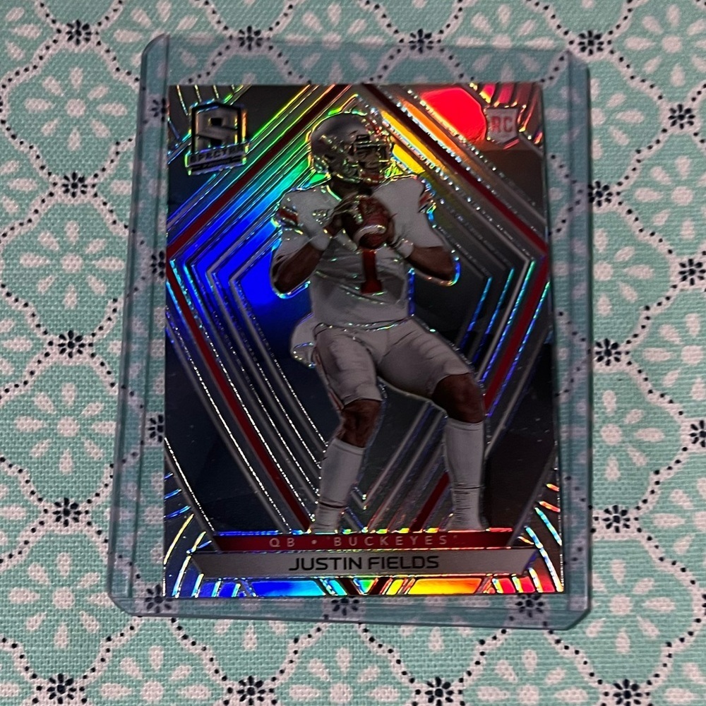 🏈 Justin Fields RC - 2021 Chronicles Draft Picks Spectra Silver Prizm #280